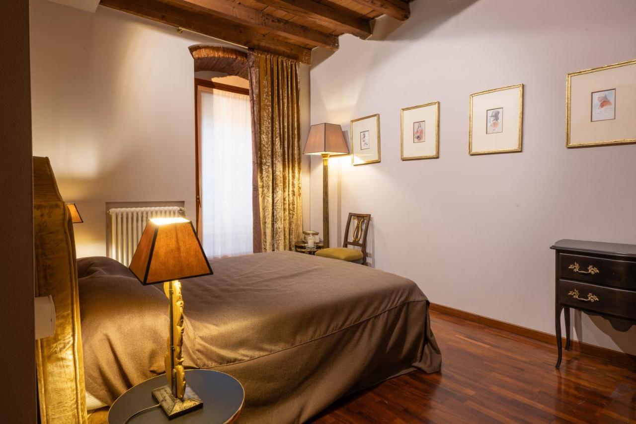 Napule...E Apartments Пескьера-дель-Гарда Экстерьер фото
